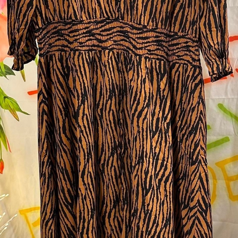 S110 Hayden LA tiger print dress Size XL